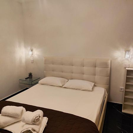 Althea Studios & Apartments Ханиоти Екстериор снимка