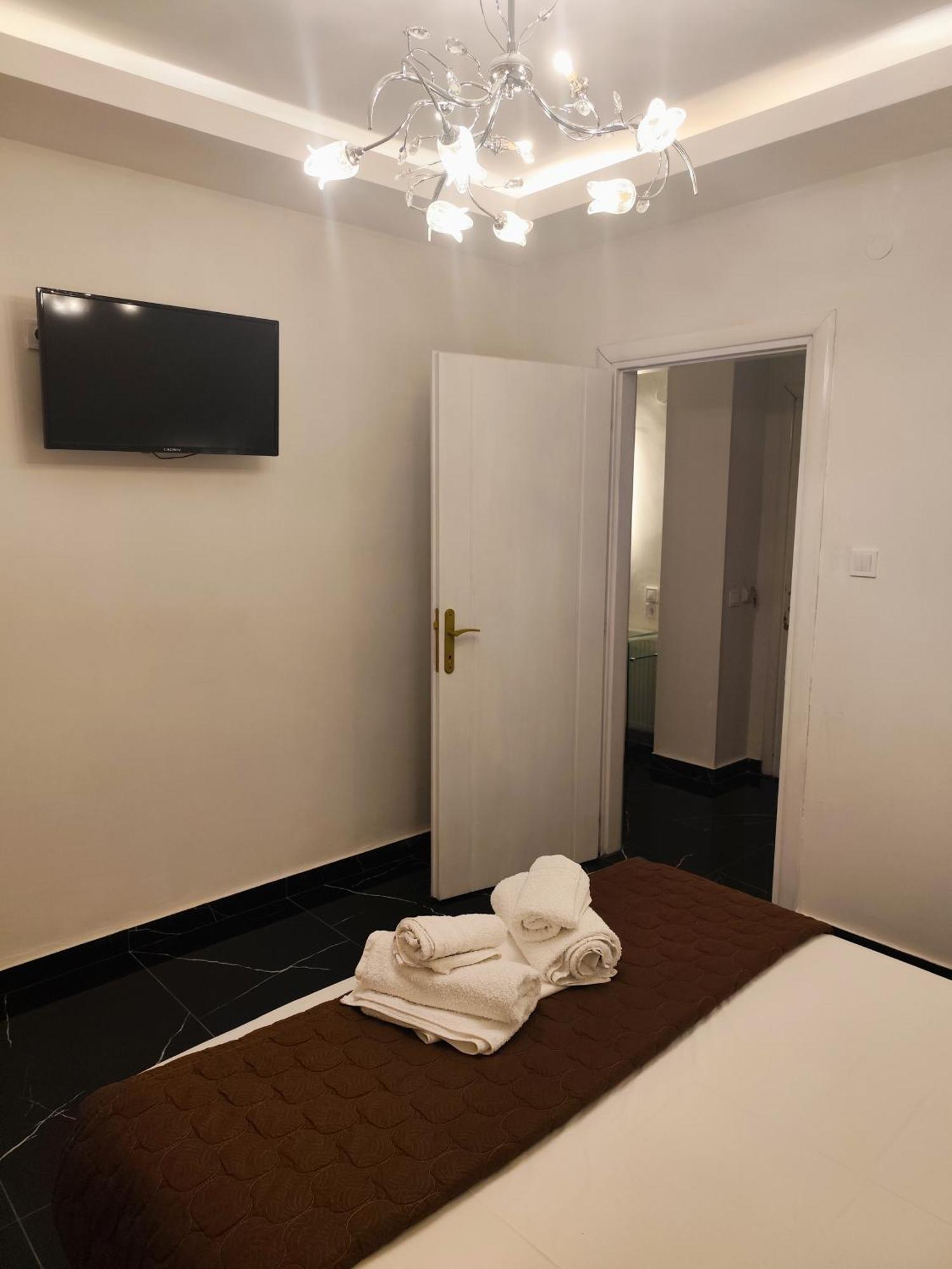 Althea Studios & Apartments Ханиоти Екстериор снимка