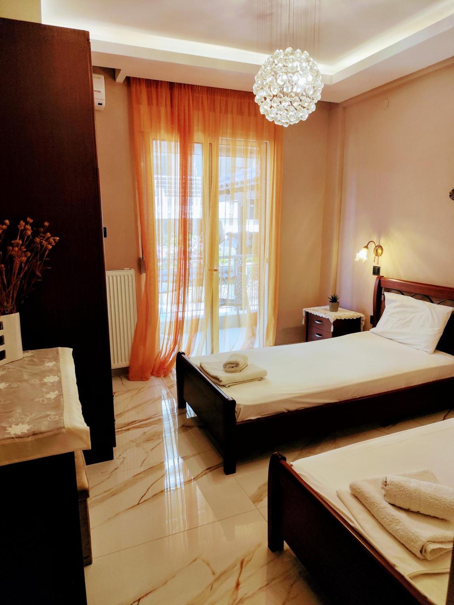 Althea Studios & Apartments Ханиоти Стая снимка